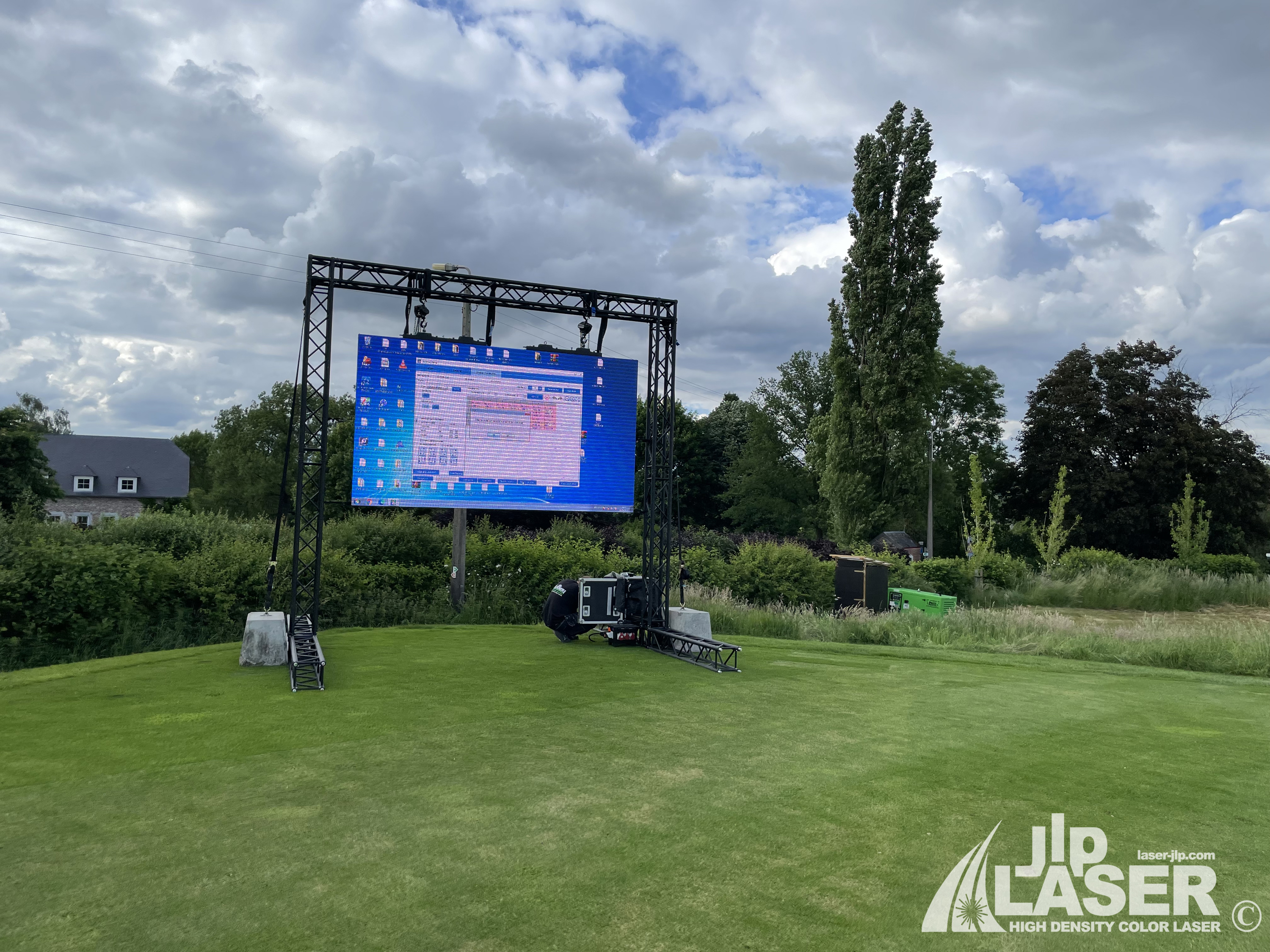 Led screen 
